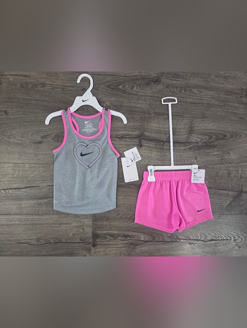 Nike Dri- Fit Girls' Gray & Pink Heart Tank 2pc Set Size 3t NWT - Picture 1 of 4